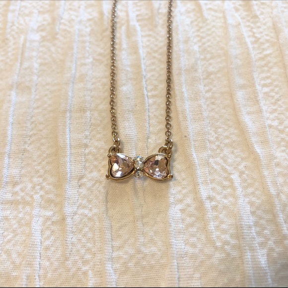 Rose Gold Bow Necklace 🎀 - Picture 2 of 4